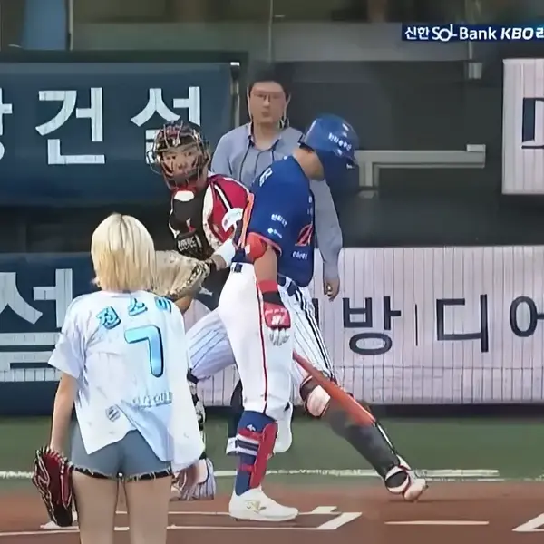 전소미 출렁이는시구